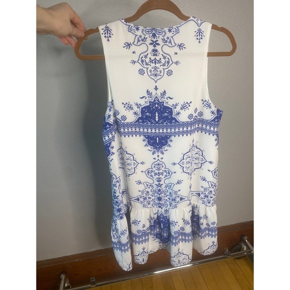 NWT Lovers + Friends Blue White Mini Dress Pockets Medium - Picture 7 of 10